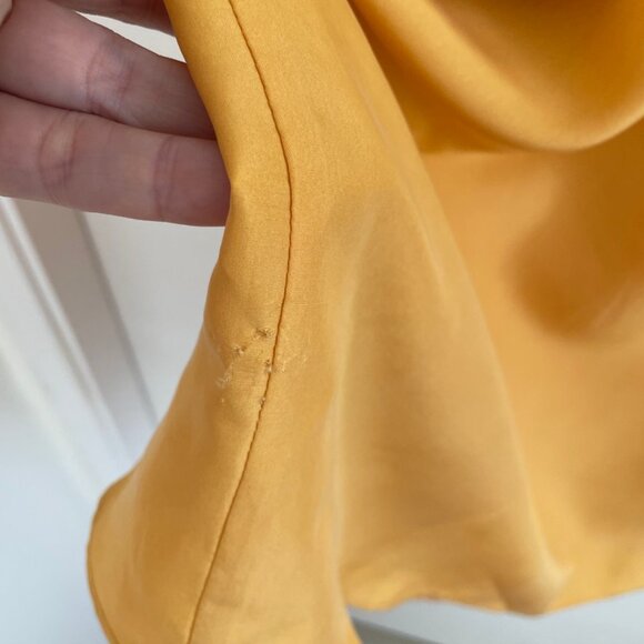 Beautiful Designer Poleci dress in yellow silk - Picture 8 of 8